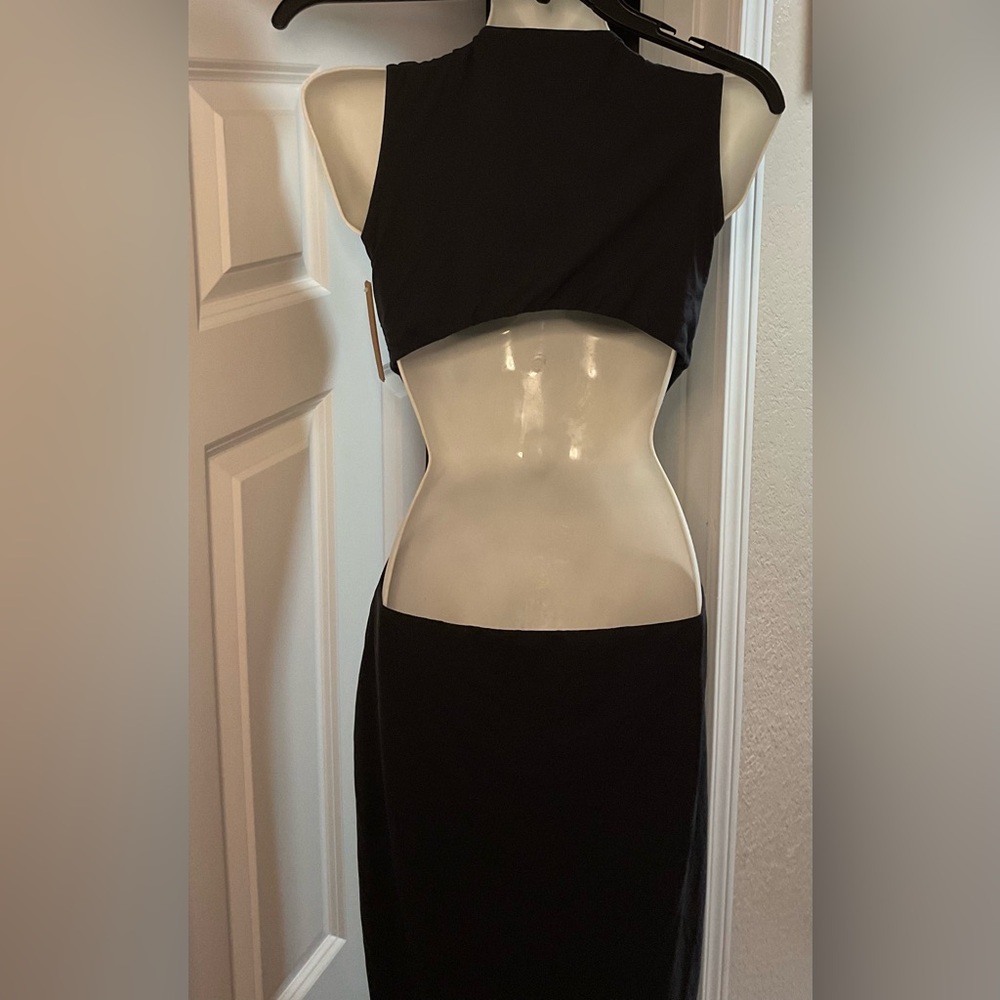 SOLD❗️❗️ NWT: SKIMS - CUT OUT OPEN BACK LONG DRESS: FITS EVERY BODY - Picture 7 of 10
